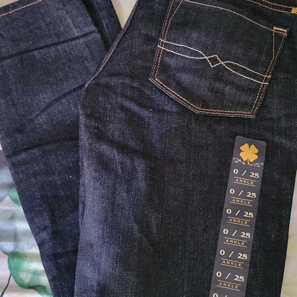 NWT Women's 25/30  Lucky Brand skinny, low rise, slim fit dark denim jeans - Picture 5 of 5